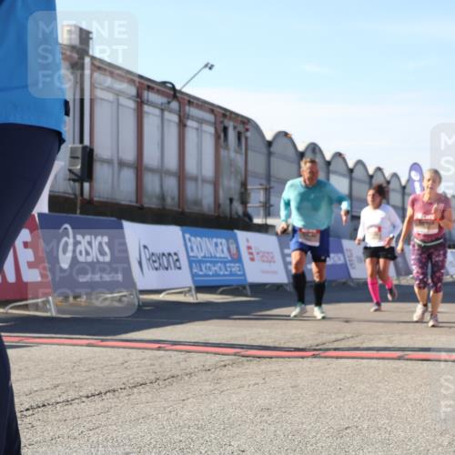 03.10.2025 - Köhlbrandbrückenlauf Luisa Fischer http://msf.ph/oto/9040091 03.10.2025 13:31:30 Ziel 5030, 5065, 5171, 5222, 5425, 5511, 5518, 5519, 5598, 6597, 6731 meine-sportfotos.de
