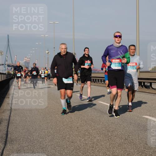 03.10.2025 - Köhlbrandbrückenlauf Fabian Wolf http://msf.ph/oto/9040102 03.10.2025 09:54:12 Position 3 1450, 2034, 3542 meine-sportfotos.de