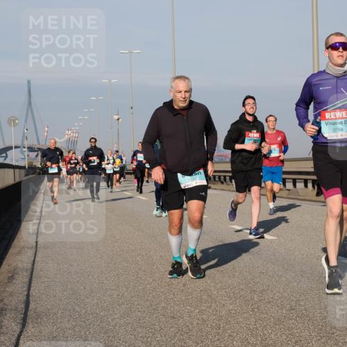 03.10.2025 - Köhlbrandbrückenlauf Fabian Wolf http://msf.ph/oto/9040120 03.10.2025 09:54:13 Position 3 1450, 2034, 8542 meine-sportfotos.de