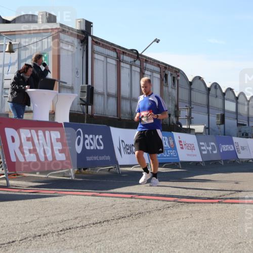 03.10.2025 - Köhlbrandbrückenlauf Luisa Fischer http://msf.ph/oto/9040121 03.10.2025 13:31:39 Ziel 5057, 5065, 5171, 5222, 5425, 6072, 6103, 6297 meine-sportfotos.de