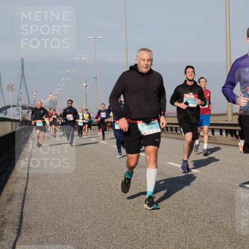 03.10.2025 - Köhlbrandbrückenlauf Fabian Wolf http://msf.ph/oto/9040125 03.10.2025 09:54:13 Position 3 1450, 3672, 2034 meine-sportfotos.de