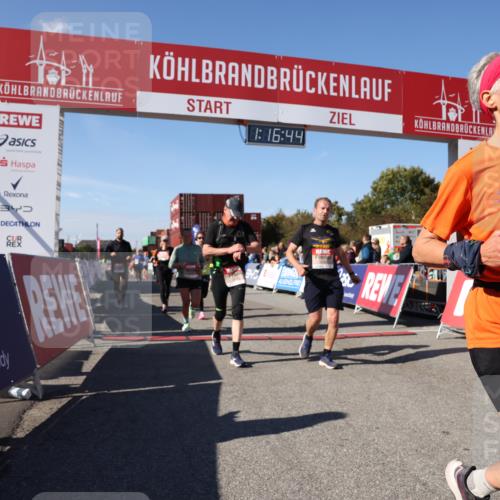 03.10.2025 - Köhlbrandbrückenlauf Lena Gebhardt http://msf.ph/oto/9040130 03.10.2025 13:16:45 Ziel 4036, 4235, 4330, 4356, 4431, 4551, 4813, 5028, 5053, 5099, 5104, 5166, 5630, 6286, 6299, 6340, 6343, 6620, 6697, 6746, 6785 meine-sportfotos.de