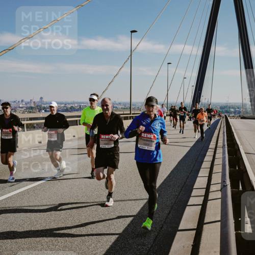 03.10.2025 - Köhlbrandbrückenlauf Michael Burmester http://msf.ph/oto/9040141 03.10.2025 12:20:59 Position 1 5669 meine-sportfotos.de