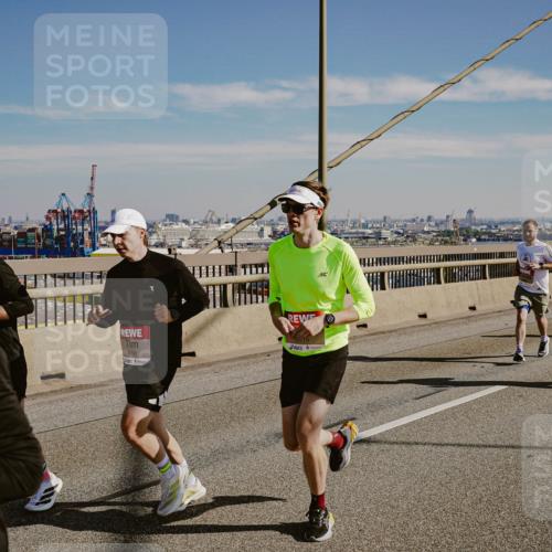03.10.2025 - Köhlbrandbrückenlauf Michael Burmester http://msf.ph/oto/9040155 03.10.2025 12:21:01 Position 1 6518 meine-sportfotos.de