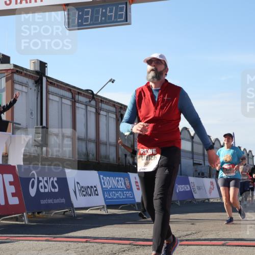03.10.2025 - Köhlbrandbrückenlauf Luisa Fischer http://msf.ph/oto/9040157 03.10.2025 13:31:42 Ziel 4415, 4416, 5057, 5065, 5171, 5222, 6072, 6103, 6297 meine-sportfotos.de