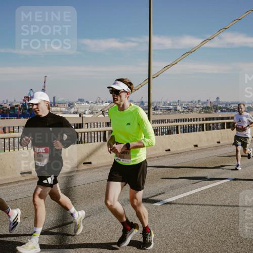 03.10.2025 - Köhlbrandbrückenlauf Michael Burmester http://msf.ph/oto/9040159 03.10.2025 12:21:01 Position 1 6518 meine-sportfotos.de