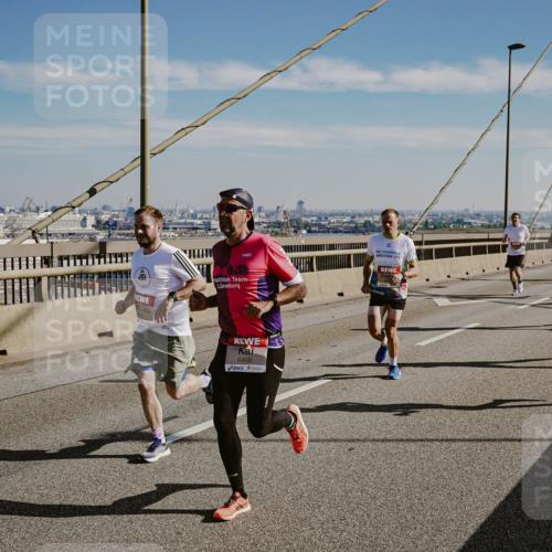 03.10.2025 - Köhlbrandbrückenlauf Michael Burmester http://msf.ph/oto/9040167 03.10.2025 12:21:02 Position 1 6408, 2 meine-sportfotos.de