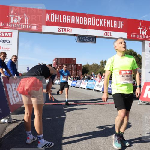 03.10.2025 - Köhlbrandbrückenlauf Lena Gebhardt http://msf.ph/oto/9040174 03.10.2025 12:56:42 Ziel 4054, 4096, 5091, 5962, 6408, 6769 meine-sportfotos.de