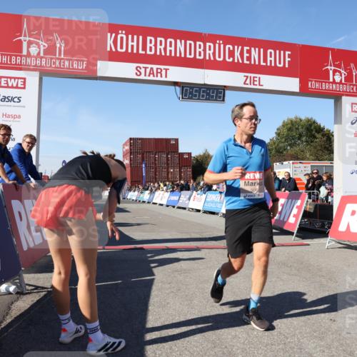 03.10.2025 - Köhlbrandbrückenlauf Lena Gebhardt http://msf.ph/oto/9040191 03.10.2025 12:56:43 Ziel 4054, 4096, 5091, 5962, 6769 meine-sportfotos.de