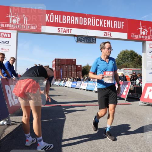 03.10.2025 - Köhlbrandbrückenlauf Lena Gebhardt http://msf.ph/oto/9040196 03.10.2025 12:56:43 Ziel 4054, 4096, 5091, 5962, 6769 meine-sportfotos.de