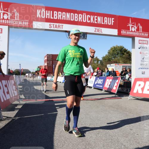 03.10.2025 - Köhlbrandbrückenlauf Lena Gebhardt http://msf.ph/oto/9040205 03.10.2025 12:56:52 Ziel 4115, 4491, 5962, 6016 meine-sportfotos.de