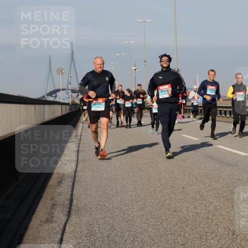 03.10.2025 - Köhlbrandbrückenlauf Fabian Wolf http://msf.ph/oto/9040207 03.10.2025 09:54:18 Position 3 3032, 2950, 1201 meine-sportfotos.de
