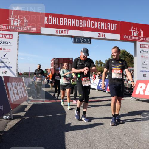 03.10.2025 - Köhlbrandbrückenlauf Lena Gebhardt http://msf.ph/oto/9040209 03.10.2025 13:16:46 Ziel 4036, 4235, 4330, 4356, 4431, 4551, 4813, 5028, 5053, 5099, 5166, 5385, 5386, 5630, 6286, 6299, 6340, 6343, 6620, 6697, 6746, 6785 meine-sportfotos.de