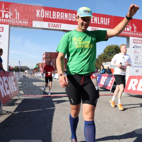 03.10.2025 - Köhlbrandbrückenlauf Lena Gebhardt http://msf.ph/oto/9040219 03.10.2025 12:56:52 Ziel 4115, 4491, 5962, 6016 meine-sportfotos.de