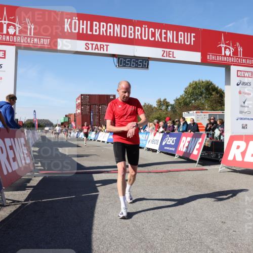 03.10.2025 - Köhlbrandbrückenlauf Lena Gebhardt http://msf.ph/oto/9040238 03.10.2025 12:56:54 Ziel 4068, 4086, 4115, 4491, 5962, 6016 meine-sportfotos.de