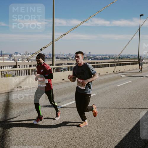 03.10.2025 - Köhlbrandbrückenlauf Michael Burmester http://msf.ph/oto/9040245 03.10.2025 12:21:09 Position 1 4186, 4231 meine-sportfotos.de