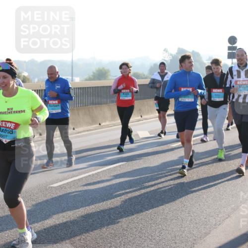03.10.2025 - Köhlbrandbrückenlauf Lena Gebhardt http://msf.ph/oto/9040261 03.10.2025 09:25:04 Position 1 2907, 2770 meine-sportfotos.de