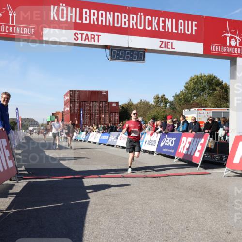 03.10.2025 - Köhlbrandbrückenlauf Lena Gebhardt http://msf.ph/oto/9040267 03.10.2025 12:56:57 Ziel 4068, 4086, 4115, 4491, 5846, 5962, 6016, 6417 meine-sportfotos.de