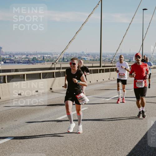 03.10.2025 - Köhlbrandbrückenlauf Michael Burmester http://msf.ph/oto/9040269 03.10.2025 12:21:15 Position 1 5898, 6611 meine-sportfotos.de
