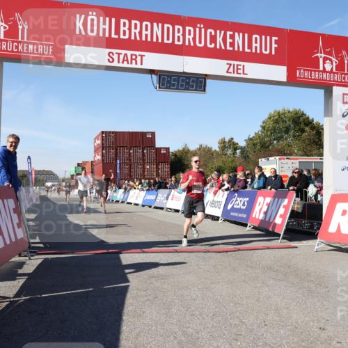 03.10.2025 - Köhlbrandbrückenlauf Lena Gebhardt http://msf.ph/oto/9040273 03.10.2025 12:56:57 Ziel 4068, 4086, 4115, 4491, 5846, 5962, 6016, 6417 meine-sportfotos.de