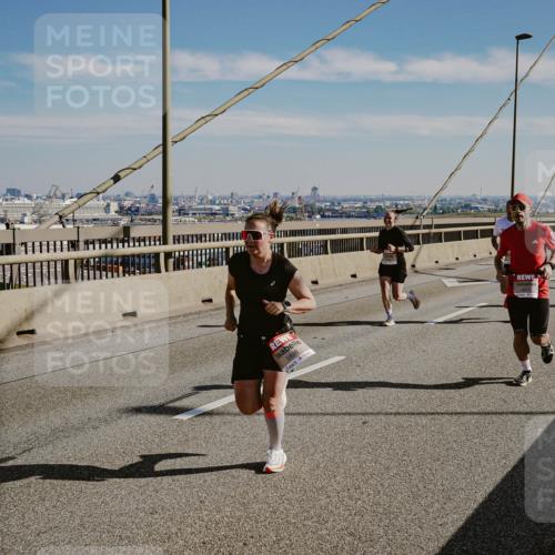 03.10.2025 - Köhlbrandbrückenlauf Michael Burmester http://msf.ph/oto/9040279 03.10.2025 12:21:16 Position 1 5898 meine-sportfotos.de