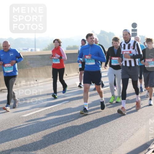 03.10.2025 - Köhlbrandbrückenlauf Lena Gebhardt http://msf.ph/oto/9040280 03.10.2025 09:25:04 Position 1 2770 meine-sportfotos.de
