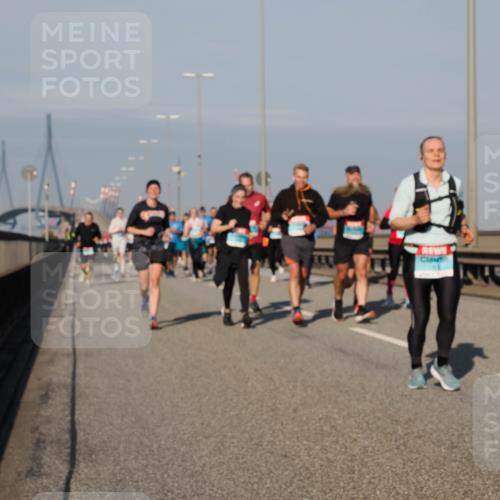 03.10.2025 - Köhlbrandbrückenlauf Fabian Wolf http://msf.ph/oto/9040282 03.10.2025 09:54:23 Position 3  meine-sportfotos.de