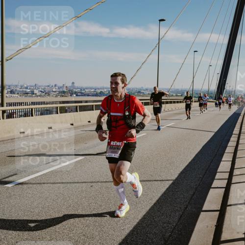03.10.2025 - Köhlbrandbrückenlauf Michael Burmester http://msf.ph/oto/9040318 03.10.2025 12:21:19 Position 1 6, 4594 meine-sportfotos.de