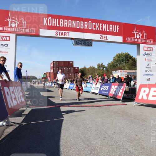 03.10.2025 - Köhlbrandbrückenlauf Lena Gebhardt http://msf.ph/oto/9040320 03.10.2025 12:57:00 Ziel 4042, 4068, 4086, 4115, 4491, 5846, 6016, 6417 meine-sportfotos.de
