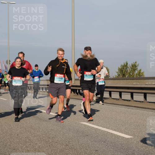 03.10.2025 - Köhlbrandbrückenlauf Fabian Wolf http://msf.ph/oto/9040325 03.10.2025 09:54:25 Position 3 3068, 1391, 1419 meine-sportfotos.de