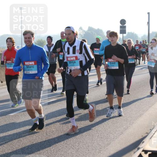 03.10.2025 - Köhlbrandbrückenlauf Lena Gebhardt http://msf.ph/oto/9040336 03.10.2025 09:25:05 Position 1 2, 1480, 2770, 2765, 2768, 2218, 2217 meine-sportfotos.de