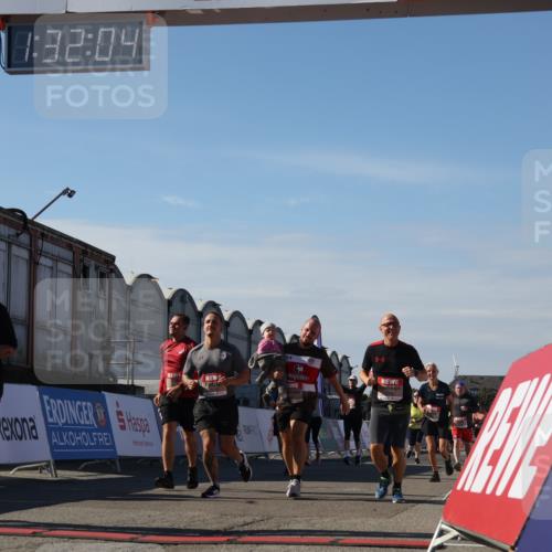 03.10.2025 - Köhlbrandbrückenlauf Luisa Fischer http://msf.ph/oto/9040337 03.10.2025 13:32:02 Ziel 4443, 4842, 4902, 5155, 5246, 5247, 5248, 5267, 6076, 6126, 6460, 6736 meine-sportfotos.de