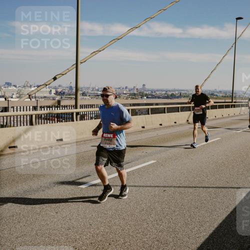 03.10.2025 - Köhlbrandbrückenlauf Michael Burmester http://msf.ph/oto/9040338 03.10.2025 12:21:20 Position 1  meine-sportfotos.de