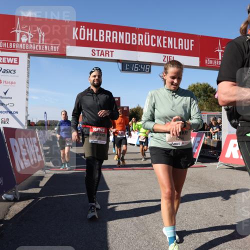 03.10.2025 - Köhlbrandbrückenlauf Lena Gebhardt http://msf.ph/oto/9040361 03.10.2025 13:16:48 Ziel 4168, 4235, 4330, 4356, 4431, 4551, 4605, 4813, 5028, 5053, 5099, 5166, 5385, 5386, 5453, 5467, 6286, 6299, 6340, 6343, 6620, 6697, 6746, 6785 meine-sportfotos.de