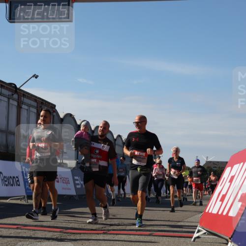 03.10.2025 - Köhlbrandbrückenlauf Luisa Fischer http://msf.ph/oto/9040363 03.10.2025 13:32:04 Ziel 4443, 4842, 4902, 5155, 5238, 5246, 5247, 5248, 5921, 5922, 6076, 6126, 6146, 6460 meine-sportfotos.de
