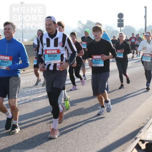 03.10.2025 - Köhlbrandbrückenlauf Lena Gebhardt http://msf.ph/oto/9040364 03.10.2025 09:25:05 Position 1 2770, 2765, 2768, 2217 meine-sportfotos.de