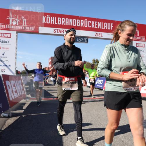 03.10.2025 - Köhlbrandbrückenlauf Lena Gebhardt http://msf.ph/oto/9040366 03.10.2025 13:16:49 Ziel 4168, 4330, 4356, 4431, 4551, 4605, 4813, 5028, 5053, 5099, 5166, 5302, 5385, 5386, 5453, 5467, 6286, 6299, 6340, 6343, 6620, 6658, 6697, 6746, 6785 meine-sportfotos.de