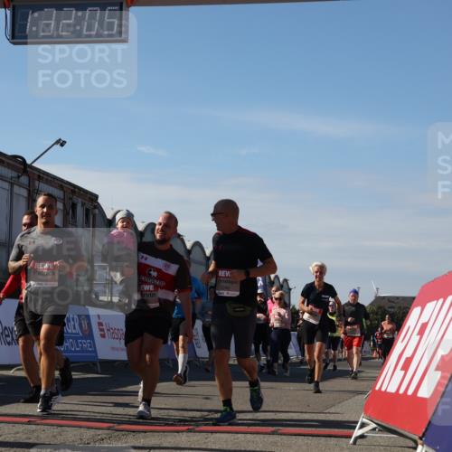 03.10.2025 - Köhlbrandbrückenlauf Luisa Fischer http://msf.ph/oto/9040368 03.10.2025 13:32:04 Ziel 4443, 4842, 4902, 5155, 5238, 5246, 5247, 5248, 5921, 5922, 6076, 6126, 6146, 6460 meine-sportfotos.de
