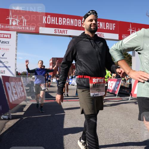 03.10.2025 - Köhlbrandbrückenlauf Lena Gebhardt http://msf.ph/oto/9040374 03.10.2025 13:16:49 Ziel 4168, 4330, 4356, 4431, 4551, 4605, 4813, 5028, 5053, 5099, 5166, 5302, 5385, 5386, 5453, 5467, 6286, 6299, 6340, 6343, 6620, 6658, 6697, 6746, 6785 meine-sportfotos.de