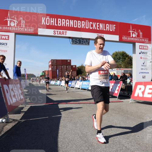 03.10.2025 - Köhlbrandbrückenlauf Lena Gebhardt http://msf.ph/oto/9040377 03.10.2025 12:57:02 Ziel 4042, 4068, 4086, 4115, 5846, 5898, 6016, 6417 meine-sportfotos.de