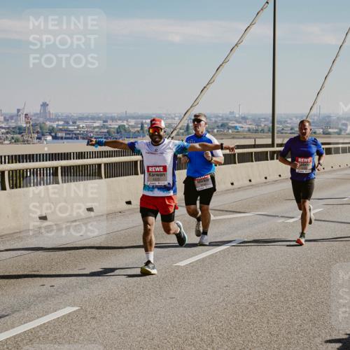 03.10.2025 - Köhlbrandbrückenlauf Michael Burmester http://msf.ph/oto/9040385 03.10.2025 12:21:27 Position 1 6325 meine-sportfotos.de