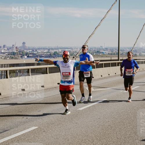 03.10.2025 - Köhlbrandbrückenlauf Michael Burmester http://msf.ph/oto/9040391 03.10.2025 12:21:27 Position 1 6142 meine-sportfotos.de