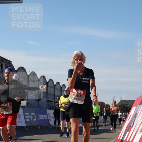 03.10.2025 - Köhlbrandbrückenlauf Luisa Fischer http://msf.ph/oto/9040396 03.10.2025 13:32:09 Ziel 4443, 4985, 5155, 5238, 5246, 5247, 5248, 5354, 5820, 5921, 5922, 5923, 6076, 6126, 6146, 6287, 6460 meine-sportfotos.de