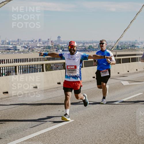 03.10.2025 - Köhlbrandbrückenlauf Michael Burmester http://msf.ph/oto/9040397 03.10.2025 12:21:28 Position 1 6325, 6142 meine-sportfotos.de