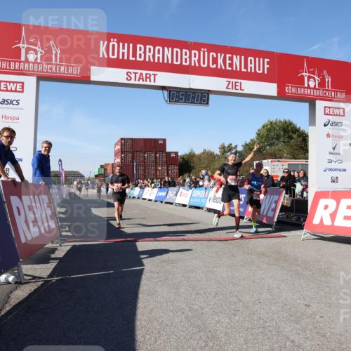 03.10.2025 - Köhlbrandbrückenlauf Lena Gebhardt http://msf.ph/oto/9040406 03.10.2025 12:57:04 Ziel 4042, 4068, 4080, 4086, 5846, 5898, 6016, 6417 meine-sportfotos.de