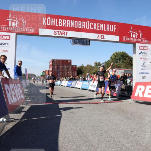 03.10.2025 - Köhlbrandbrückenlauf Lena Gebhardt http://msf.ph/oto/9040411 03.10.2025 12:57:04 Ziel 4042, 4068, 4080, 4086, 5846, 5898, 6016, 6417 meine-sportfotos.de