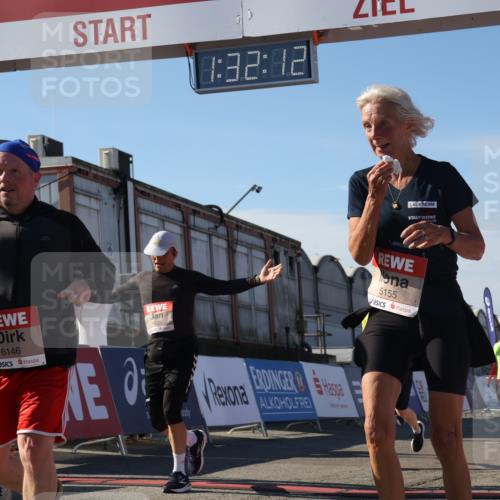 03.10.2025 - Köhlbrandbrückenlauf Luisa Fischer http://msf.ph/oto/9040415 03.10.2025 13:32:10 Ziel 4443, 4985, 5155, 5238, 5246, 5247, 5248, 5354, 5820, 5921, 5922, 5923, 6076, 6126, 6146, 6287, 6460 meine-sportfotos.de