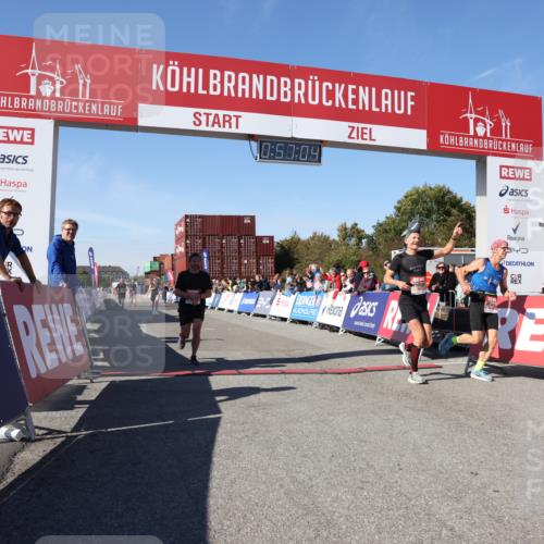 03.10.2025 - Köhlbrandbrückenlauf Lena Gebhardt http://msf.ph/oto/9040417 03.10.2025 12:57:04 Ziel 4042, 4068, 4080, 4086, 5846, 5898, 6016, 6417 meine-sportfotos.de