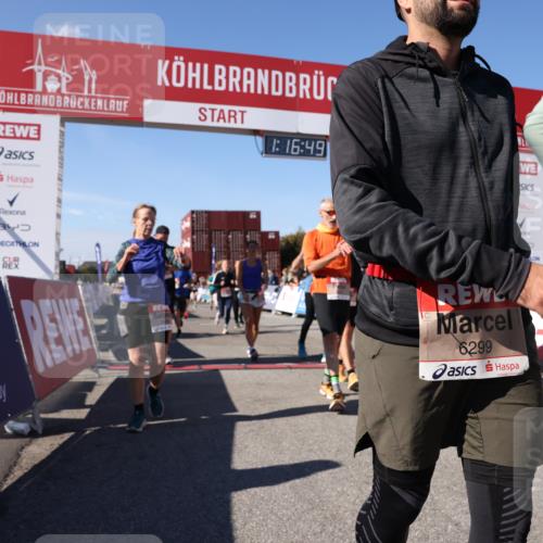 03.10.2025 - Köhlbrandbrückenlauf Lena Gebhardt http://msf.ph/oto/9040421 03.10.2025 13:16:50 Ziel 4168, 4330, 4356, 4359, 4431, 4551, 4605, 4813, 5028, 5053, 5099, 5166, 5302, 5385, 5386, 5453, 5467, 6286, 6299, 6340, 6343, 6620, 6658, 6697, 6746, 6785 meine-sportfotos.de