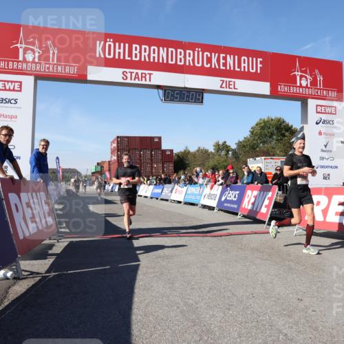 03.10.2025 - Köhlbrandbrückenlauf Lena Gebhardt http://msf.ph/oto/9040430 03.10.2025 12:57:05 Ziel 4042, 4068, 4080, 4086, 5846, 5898, 6016, 6417, 6629, 6819 meine-sportfotos.de
